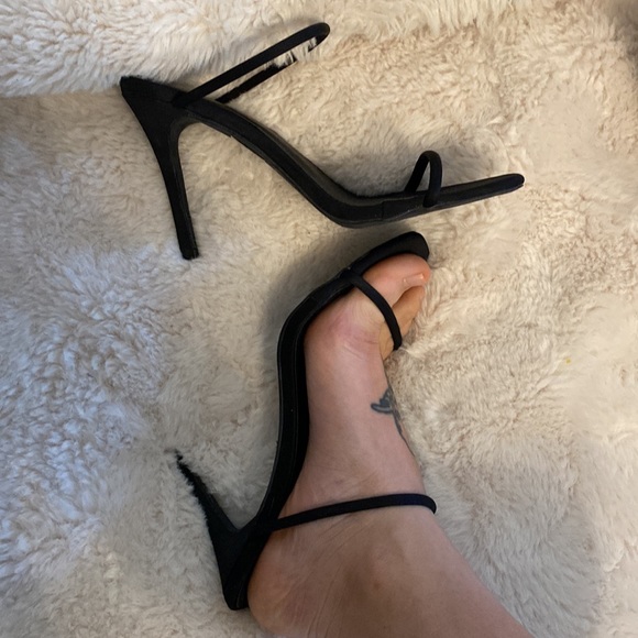 •Fashion Nova black heels size 10 - Picture 2 of 4